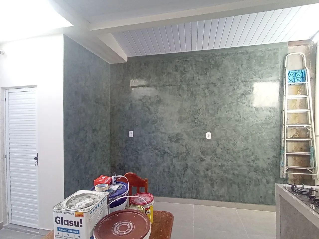 Pintor Predial e Residencial com Experiência e conhecimento na área há 30 anos.