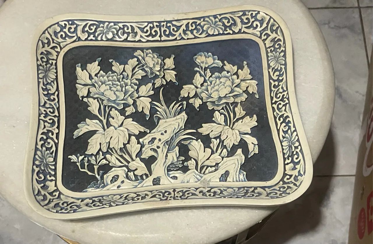 Raridade: 1 bandeja laca chinesa azul e branco entalhe dragão/flor 26x23 - Foto 3