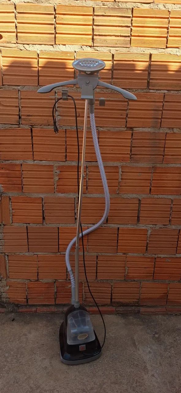 Vende-se ferro a vapor