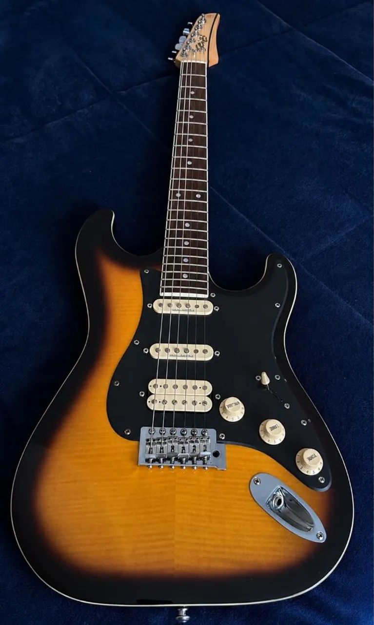 GUITARRA SEIZI KATANA SEMI-NOVA 