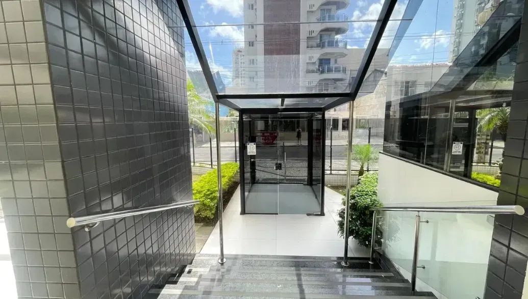 ALUGO APTO COM 2 QUARTOS MAIS DEPENDENCIA E COM VAGA DE GARAGEM NA CIDADE VELHA - Foto 5