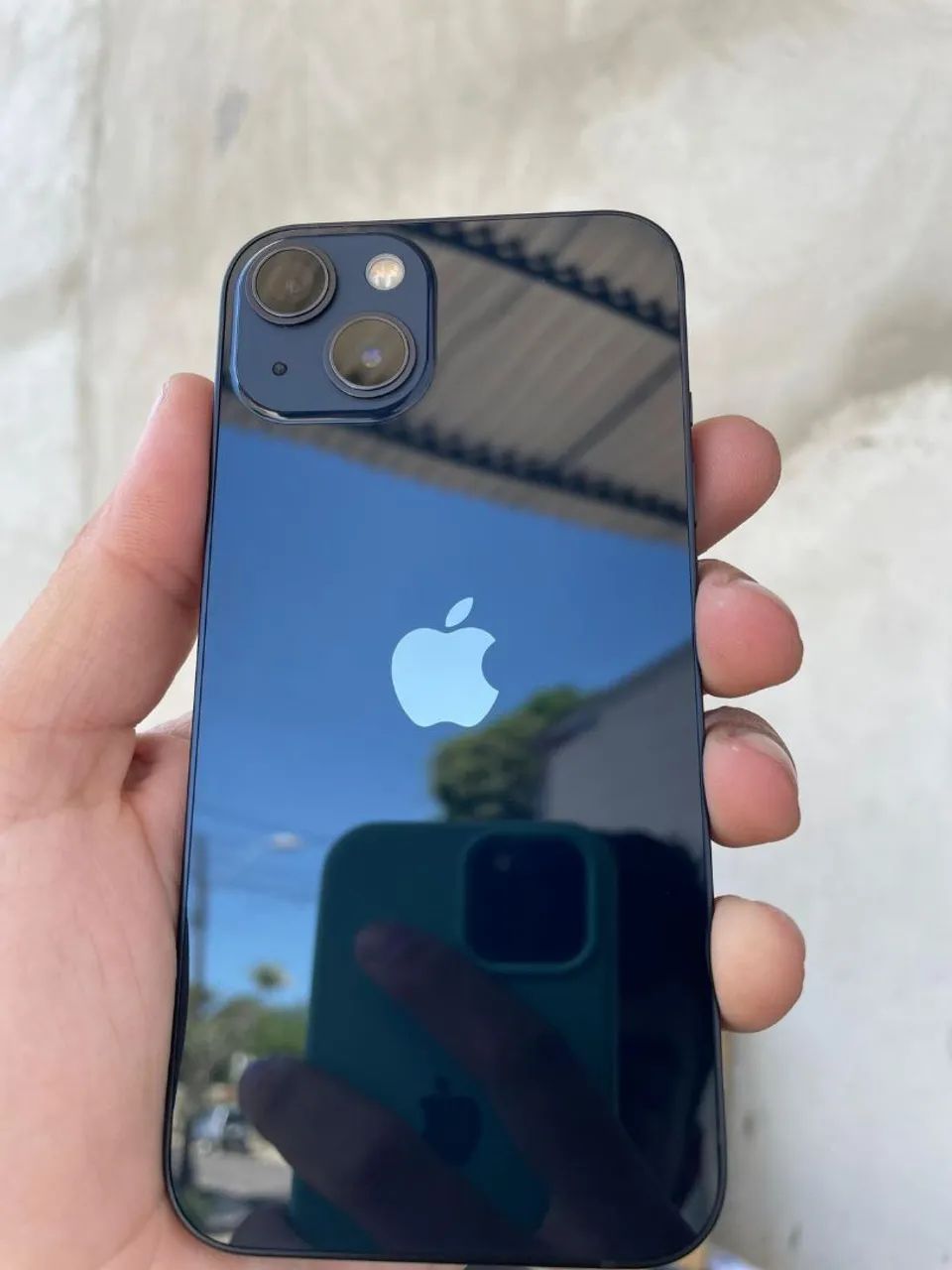 Vendo iPhone 13 128gb muito novo.