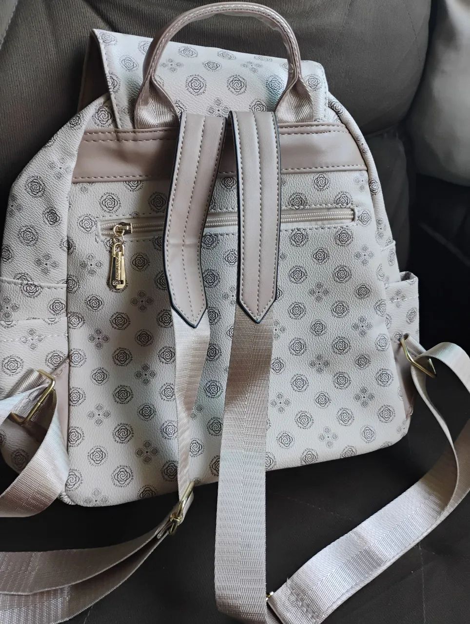 Vende-se bolsa nova nunca usada  - Foto 2