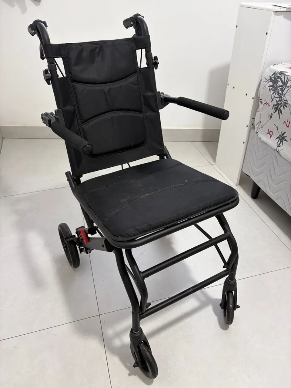Cadeira de transporte de idosos