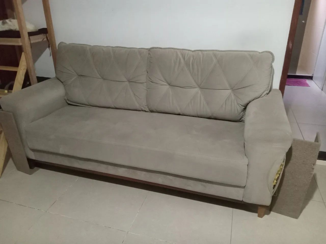 Sofá três lugares em ótimas condições! - Foto 5