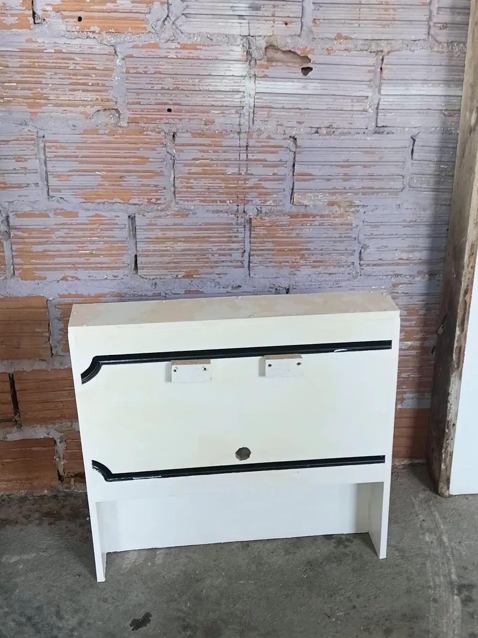 Kit porta branca de madeira e painel de madeira pra tv de 26 a 32 polegadas  - Foto 4