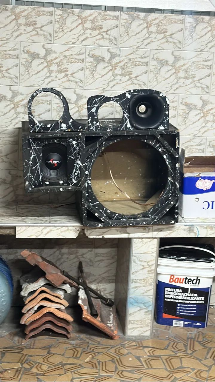 Vendo caixa vazia de 15 polegadas com médio de 8 - Foto 2