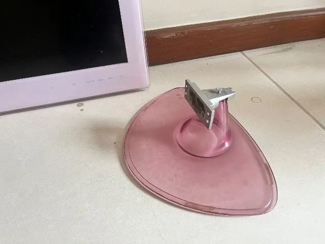 Vendo TV LG 26 polegadas rosa