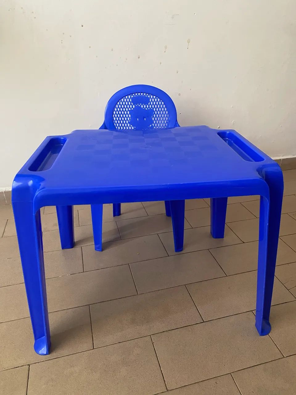 Mesa e cadeira infantil