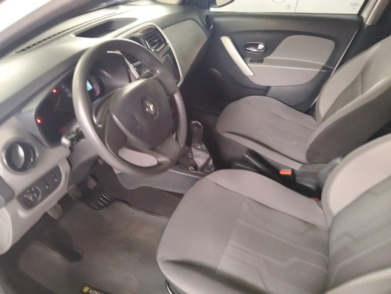 Renault Logan Expression Flex 1.6 16V 4P 2019 - Foto 4