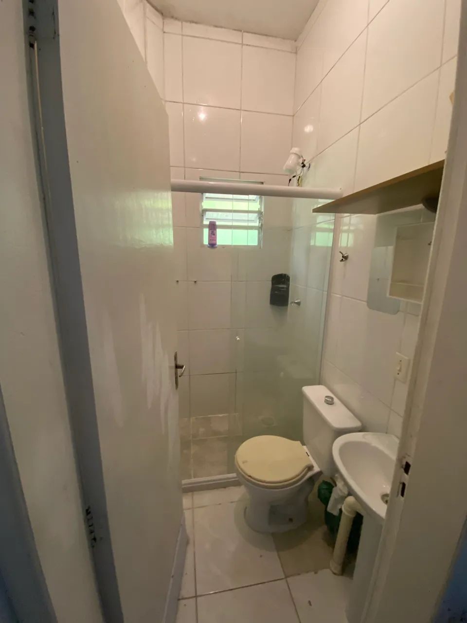 Apartamento Espaçoso de 1 Quarto - Água e Wi-Fi Inclusos - Foto 4