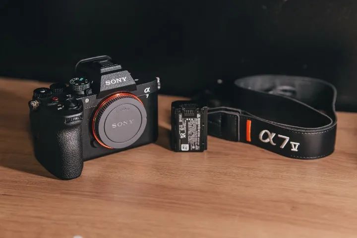 Câmera Mirrorless Profissional Sony A7 V Fullframe 4k 33mp (NOVA)