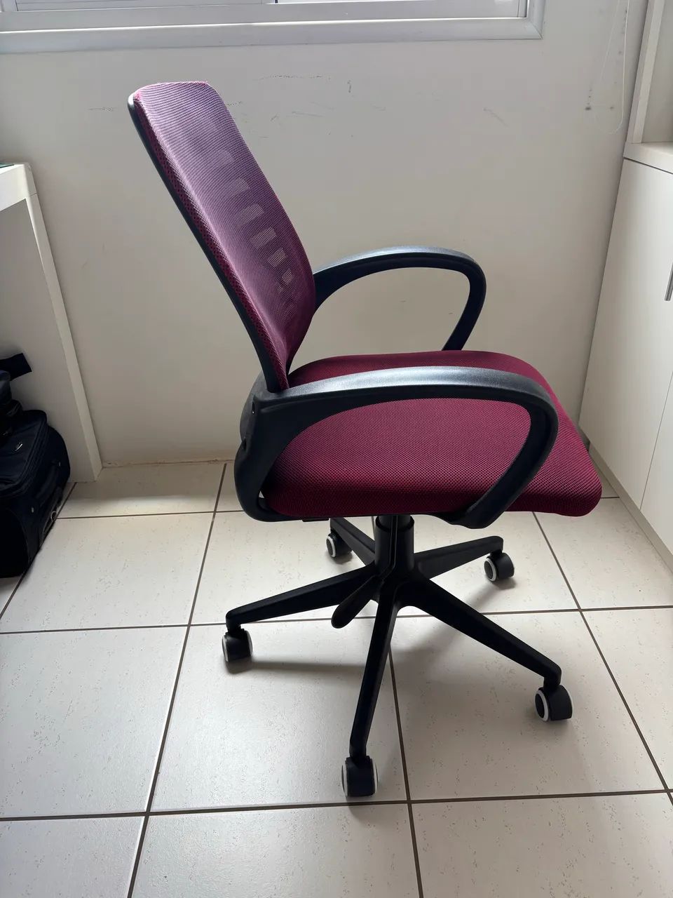 Cadeira escritorio tokstok vermelha