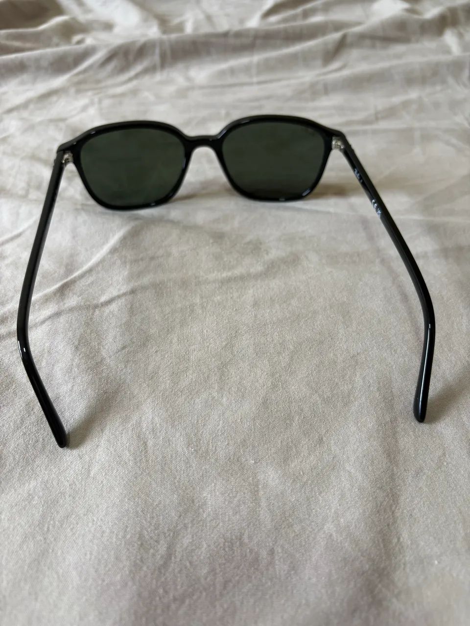 Vendo  Óculos de Sol Ray Ban - Foto 2