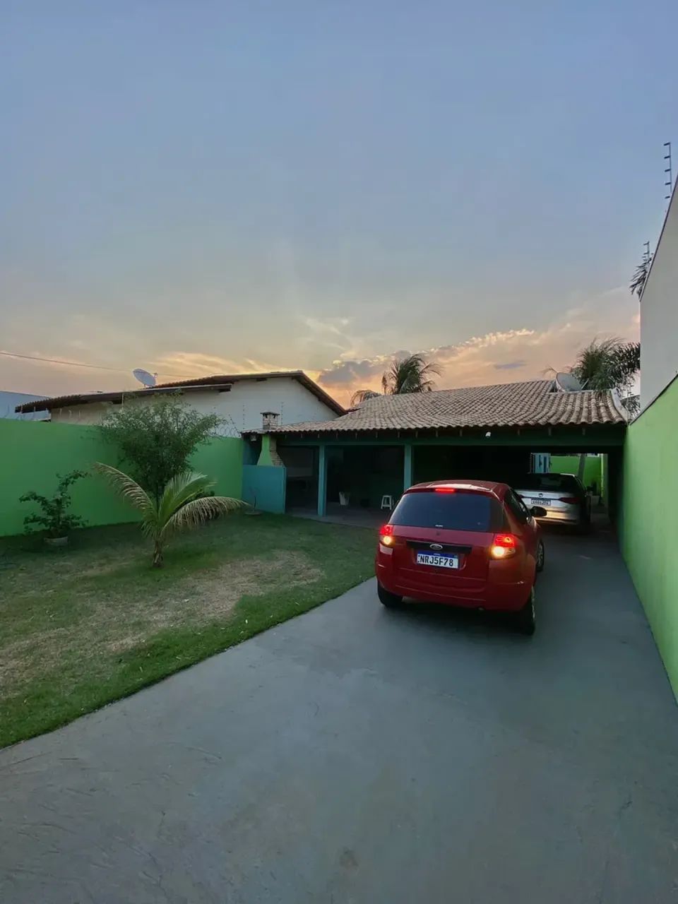 CASA COM TERRENO GRANDE - Foto 2