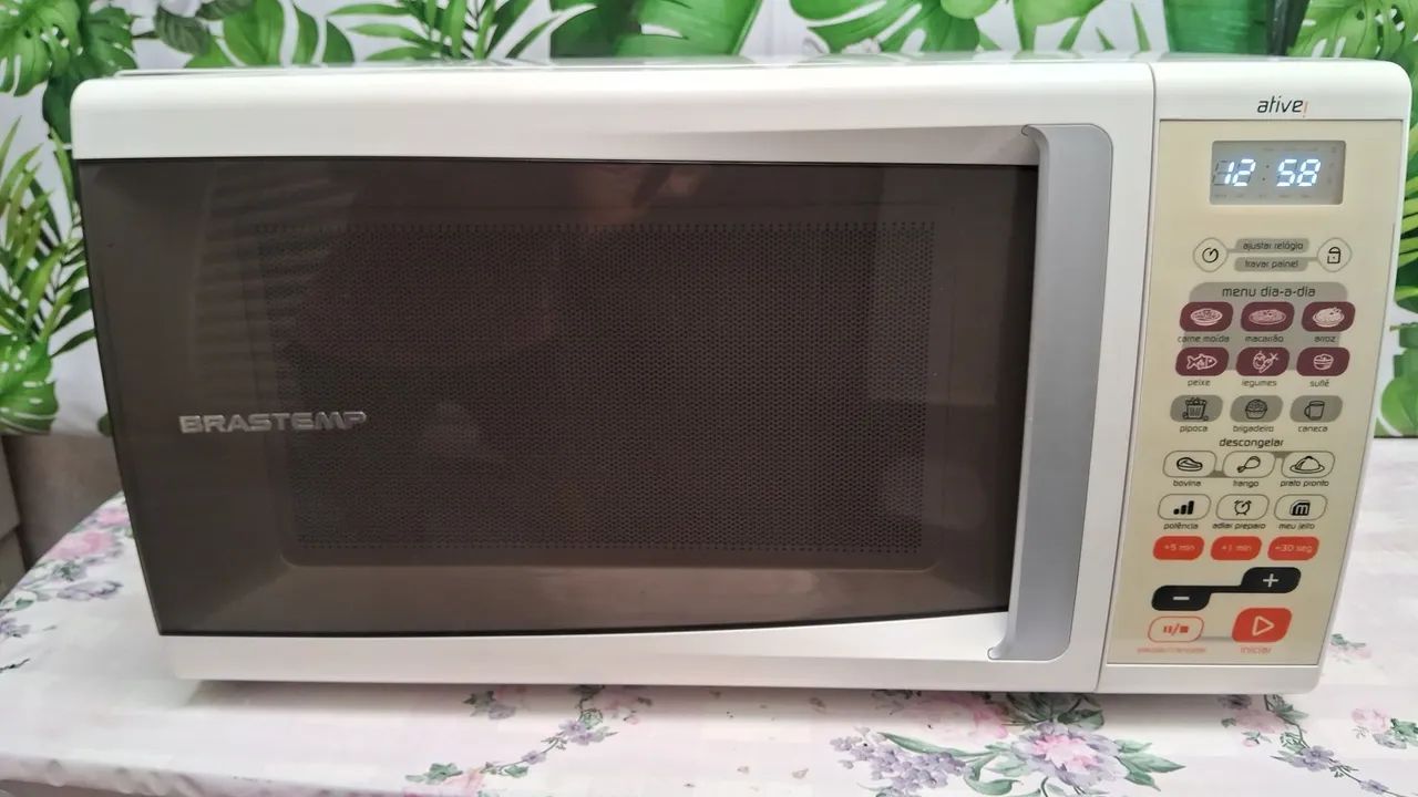 Microondas Brastemp - 30 litros -modelo  ative  - Ótimo funcionamento 