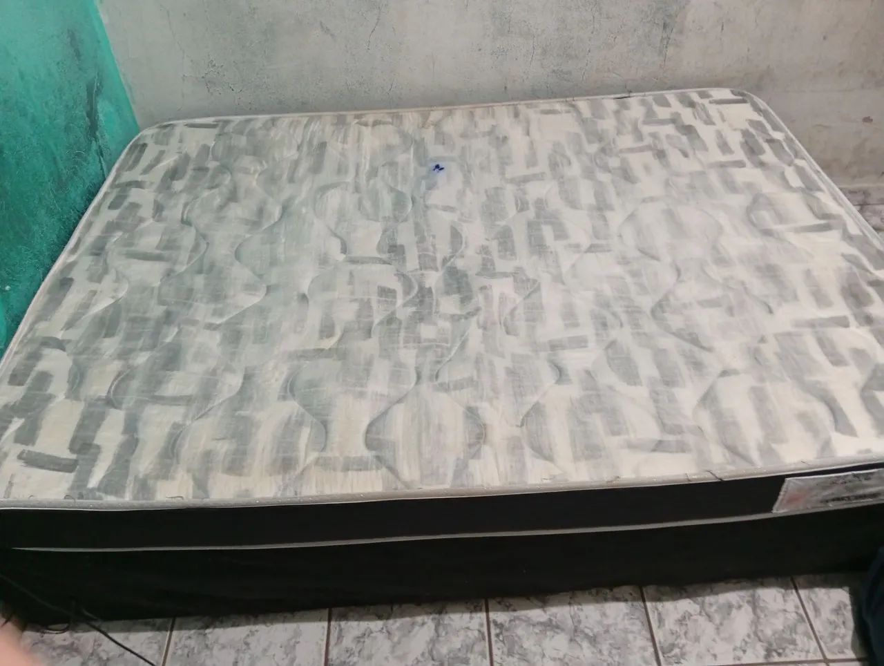 CAMA BOX COM COLCHÃO D33 USADA EXCELENTE ESTADO  - Foto 3
