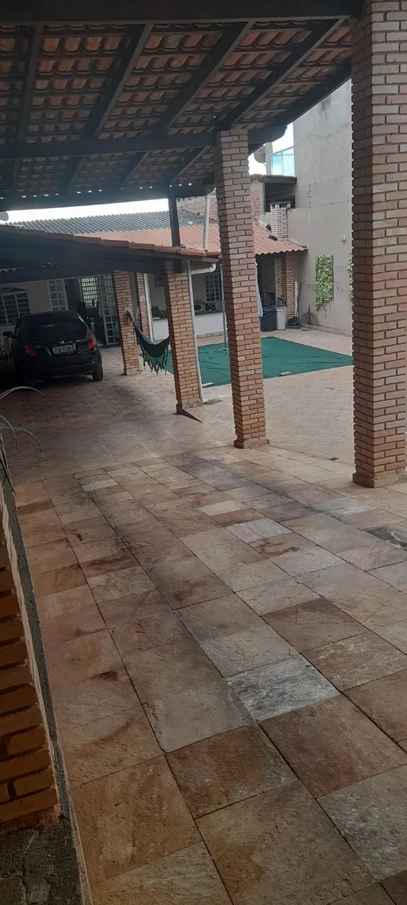 Casa - 3 qts, sendo 2 suítes, piscina, churrasqueira