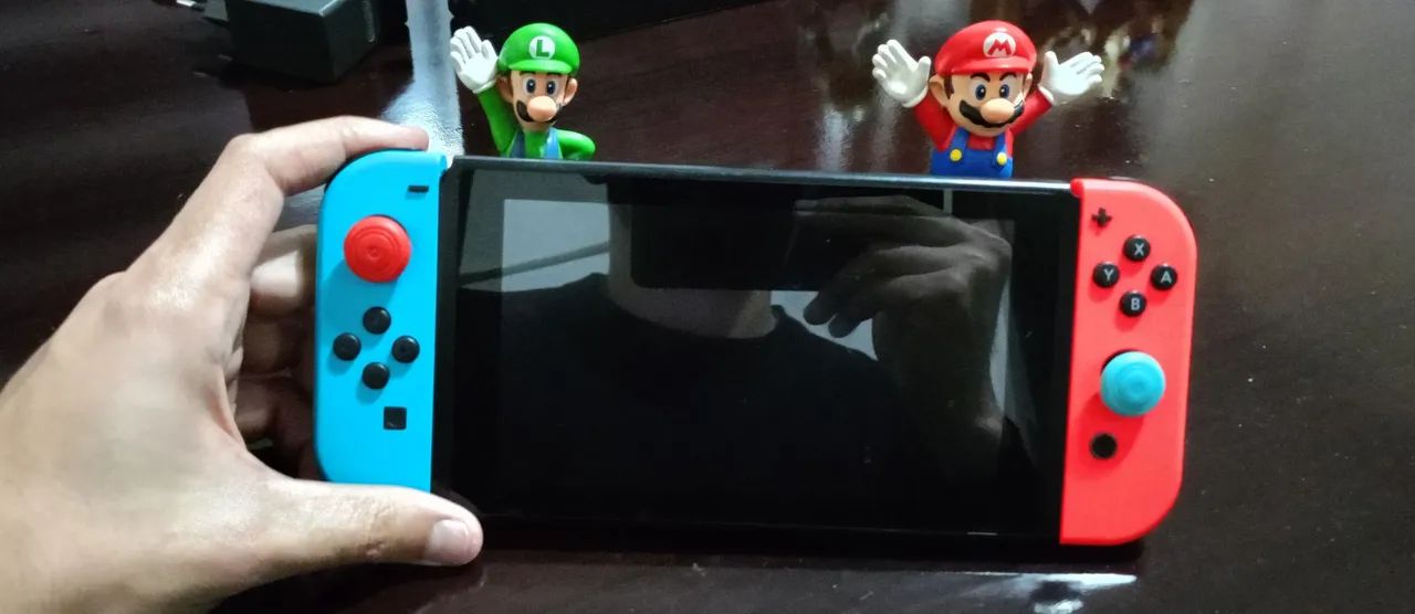 Nintendo Switch V1 (Bloqueado) + Pro Controller Game Cube p/Switch (Original) - Foto 2