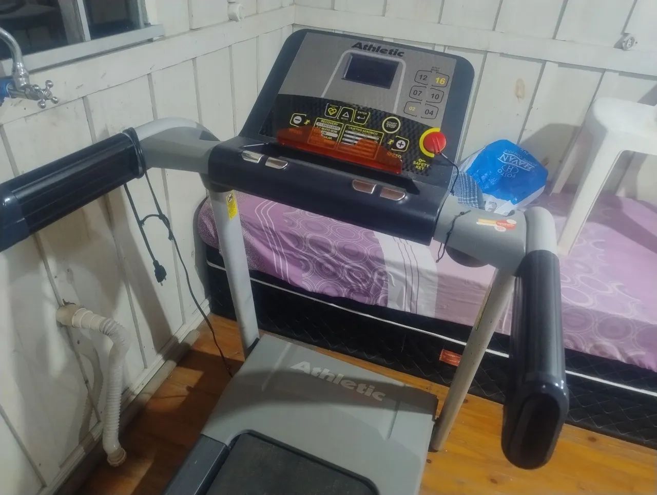 Vendo esteira top... - Foto 2
