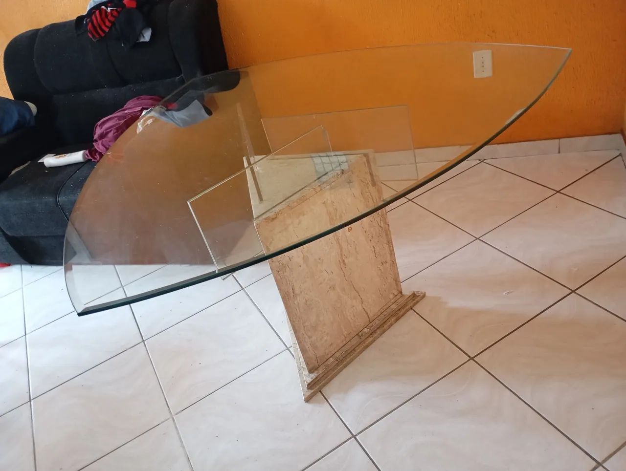 Vendo mesa de vidro grande com base em granito  - Foto 3