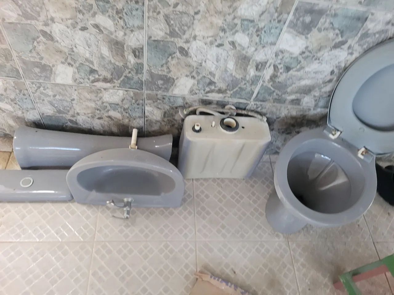 BACIA E PIA BANHEIRO 
