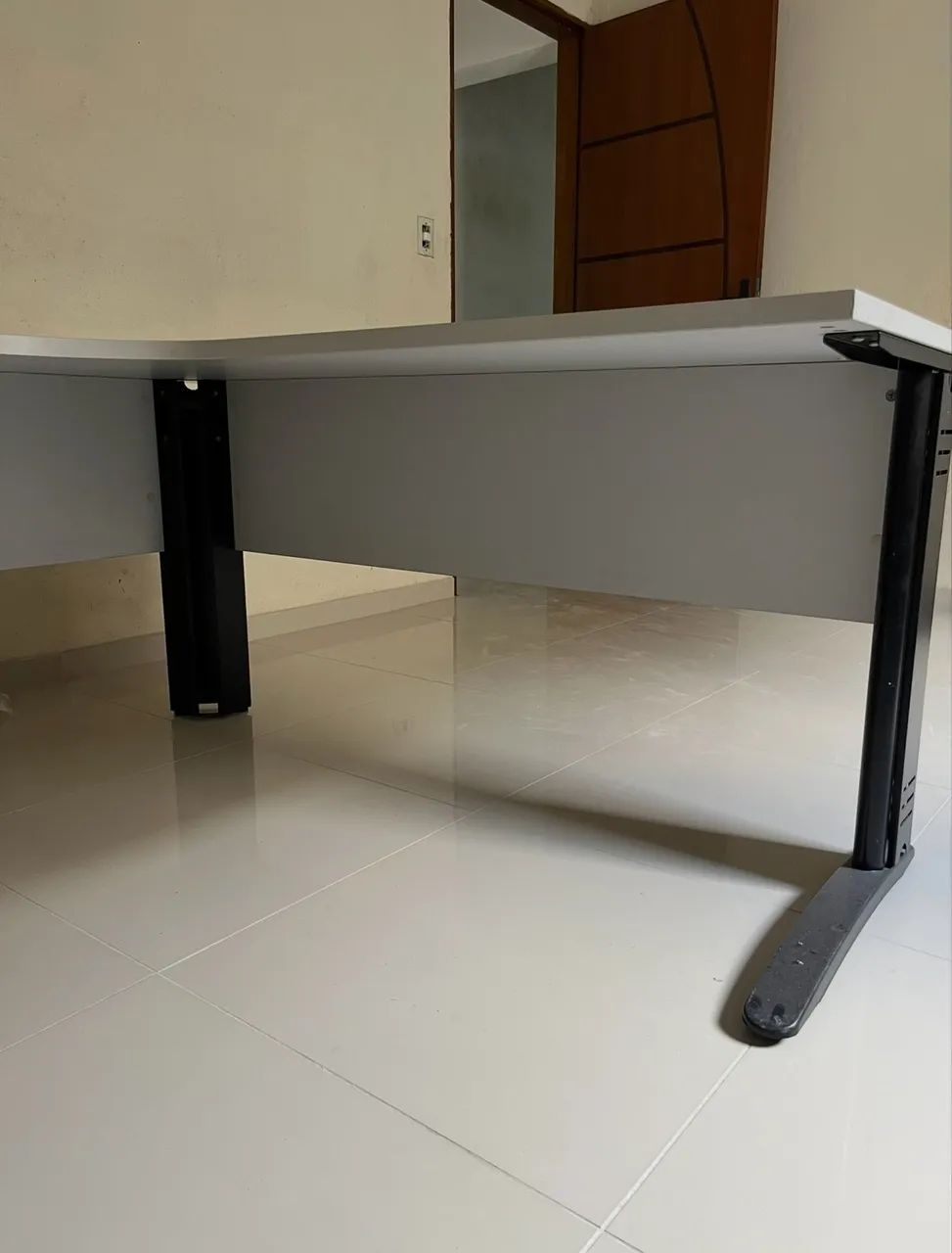 Mesa de escritório em L - Foto 4
