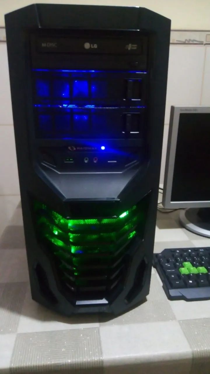 PC gamer AMD FX 16 GB RAM gabinete Raidmax Cobra - Foto 2