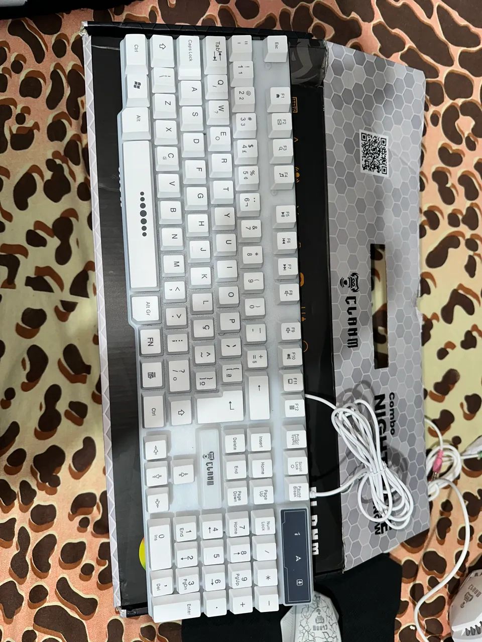 Vendo Fone de ouvido e Teclado mecânico RGB