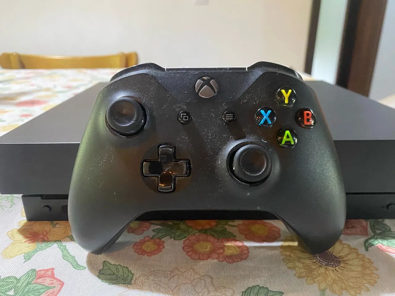 Xbox One X c/2 controles - Foto 4