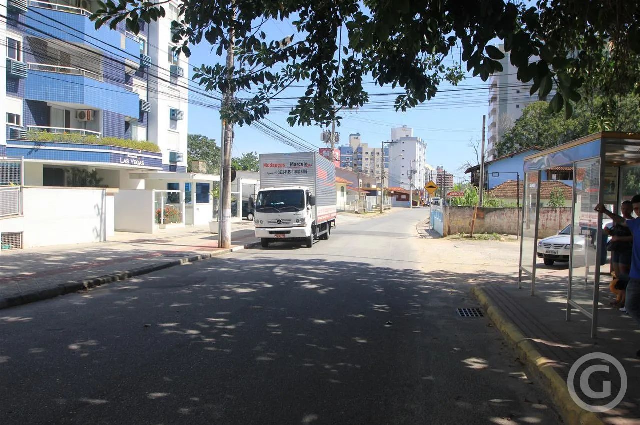 Apartamento semimobiliado no bairro Itacorubi - Foto 4