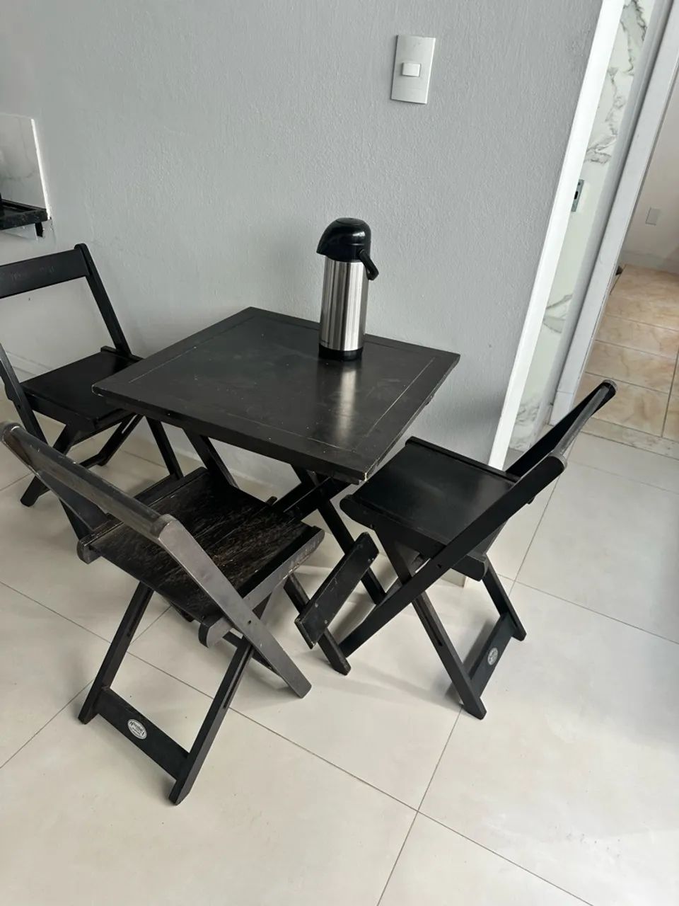 Jogo de mesa dobrável de madeira