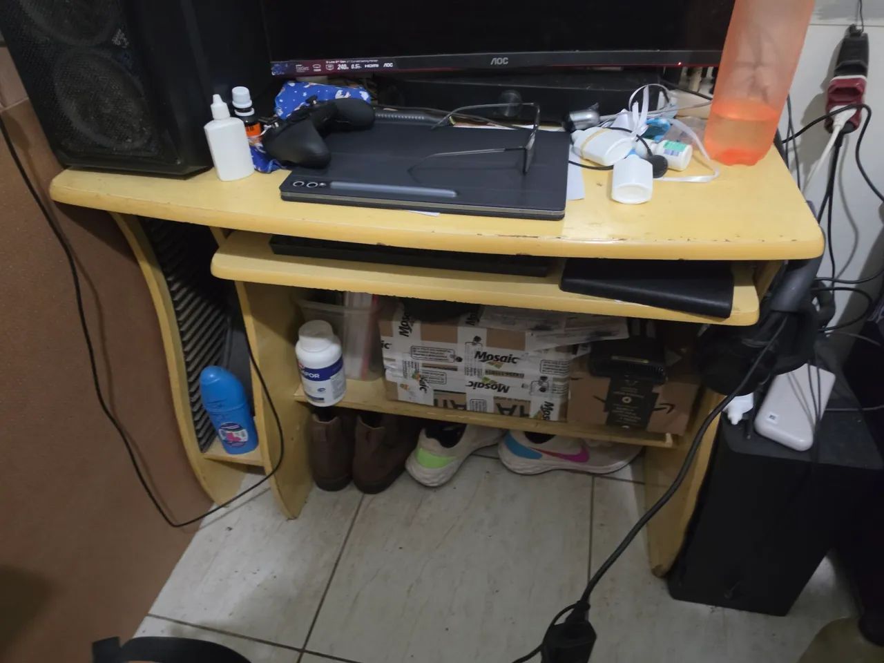 Vendo Escrivaninha / Mesa para Computador