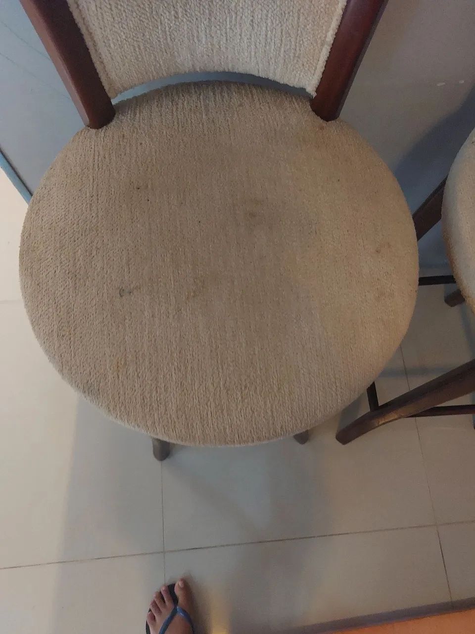 2 Banquetas madeira maciça e giratória. - Foto 5
