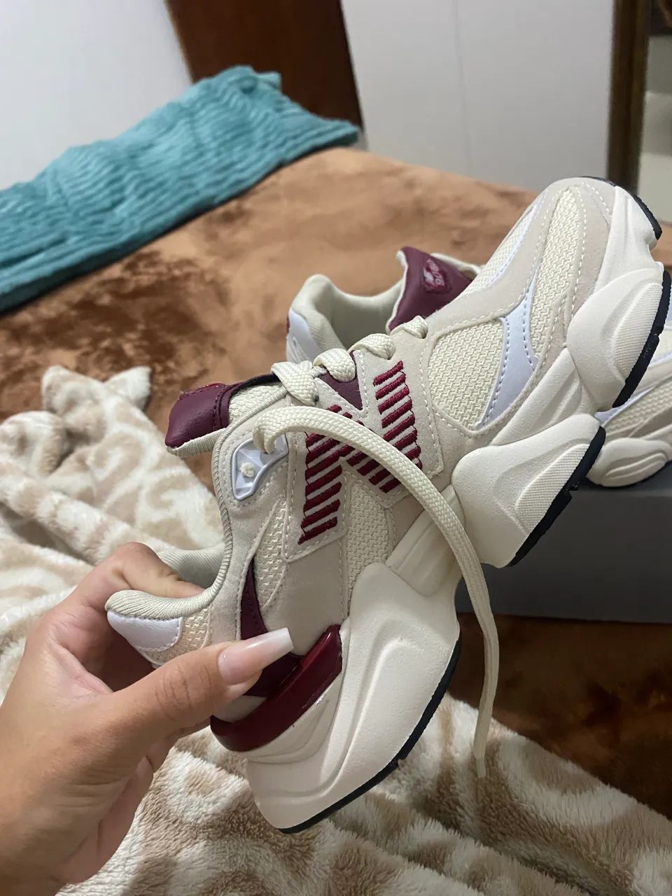 Tênis new balance off white/bordo - Foto 5