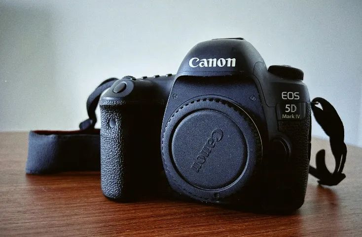 Camera Canon 5D Mark IV