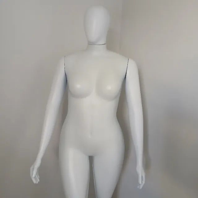 Manequim Plus Size Feminino com 3 braços, cabeça e pedestal - Novo - Foto 3
