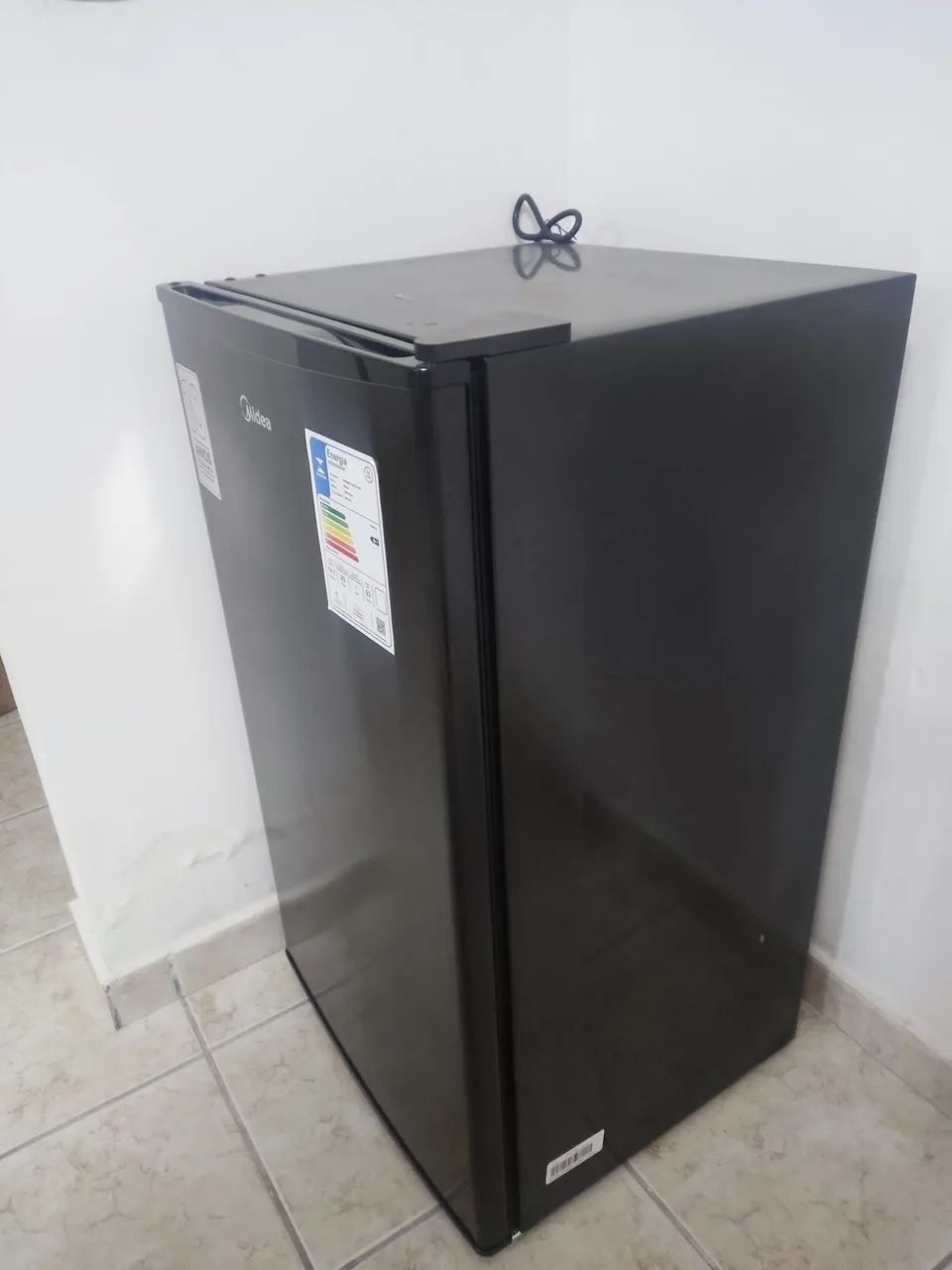 Frigobar Midea 124L preto
