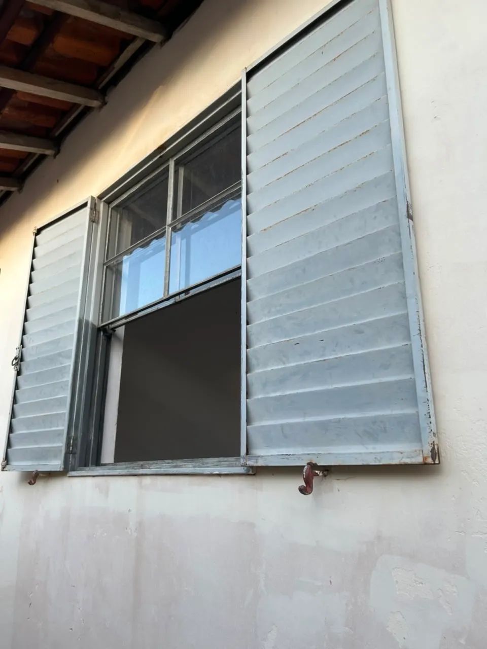 Vendo 1 porta e 4 janelas - Foto 3