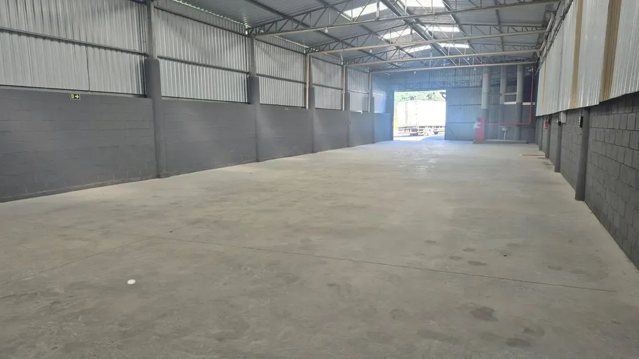 GALPAO 400 METROS - LOCAL FECHADO
