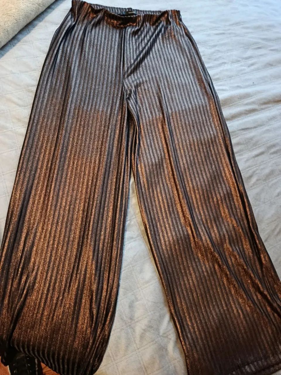 Calça pantalona marrom forever 21 M