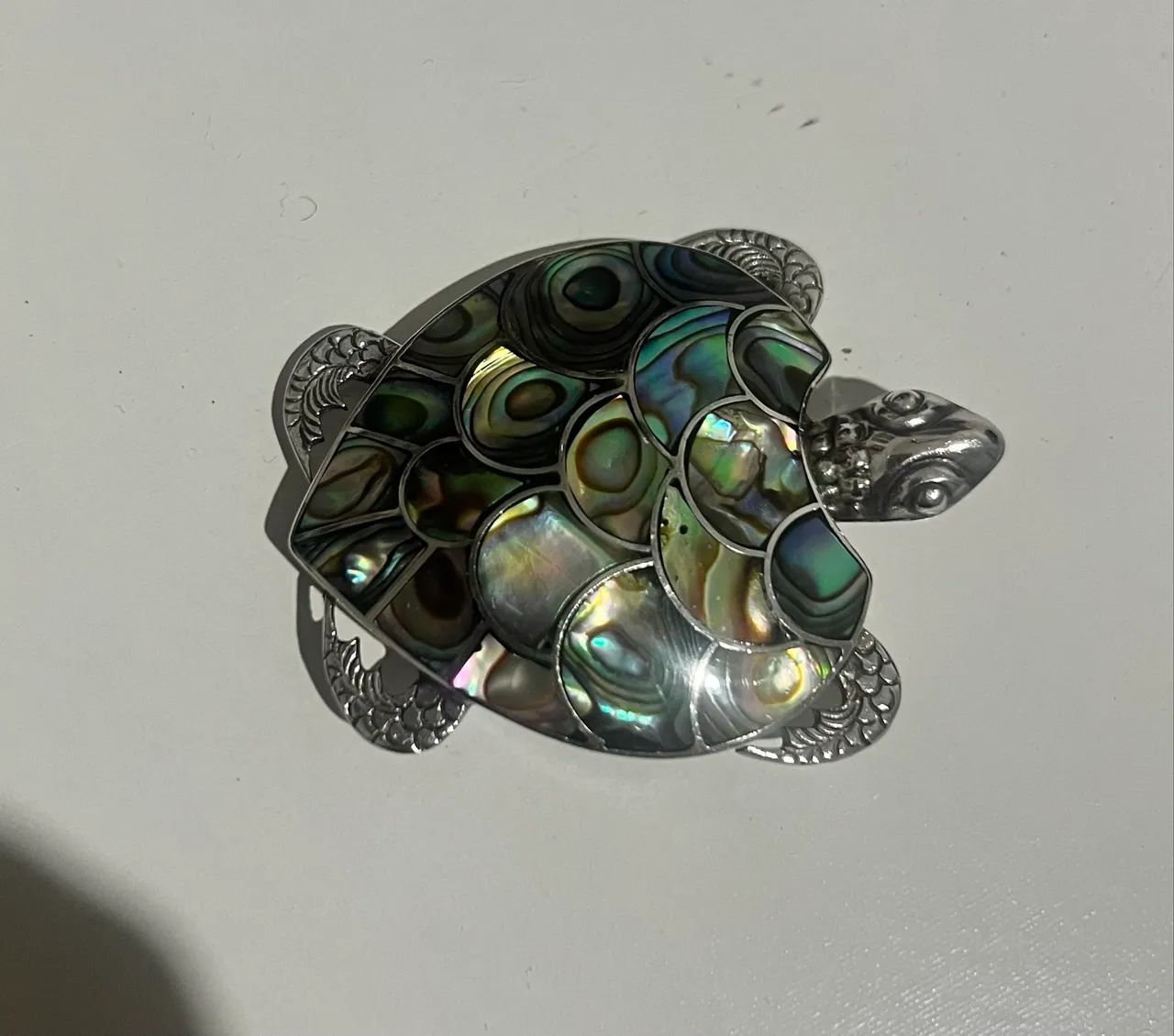 BROCHE TARTARUGA EM PRATA 925 E ABALONE MEDINDO 5X3.5 CENTÍMETROS  - Foto 3