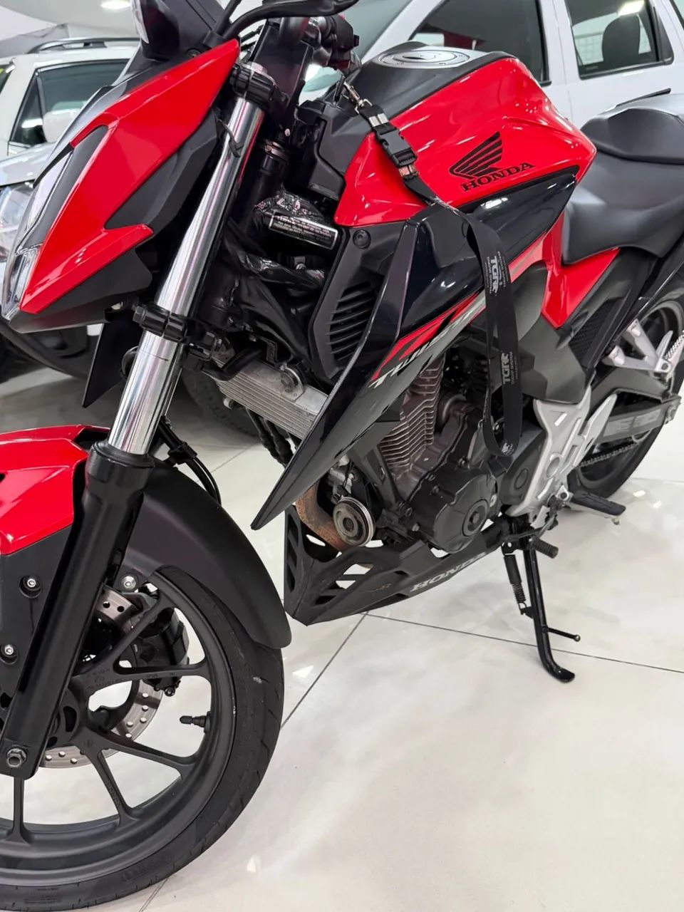 CB300F TWISTER ABS  - Foto 4