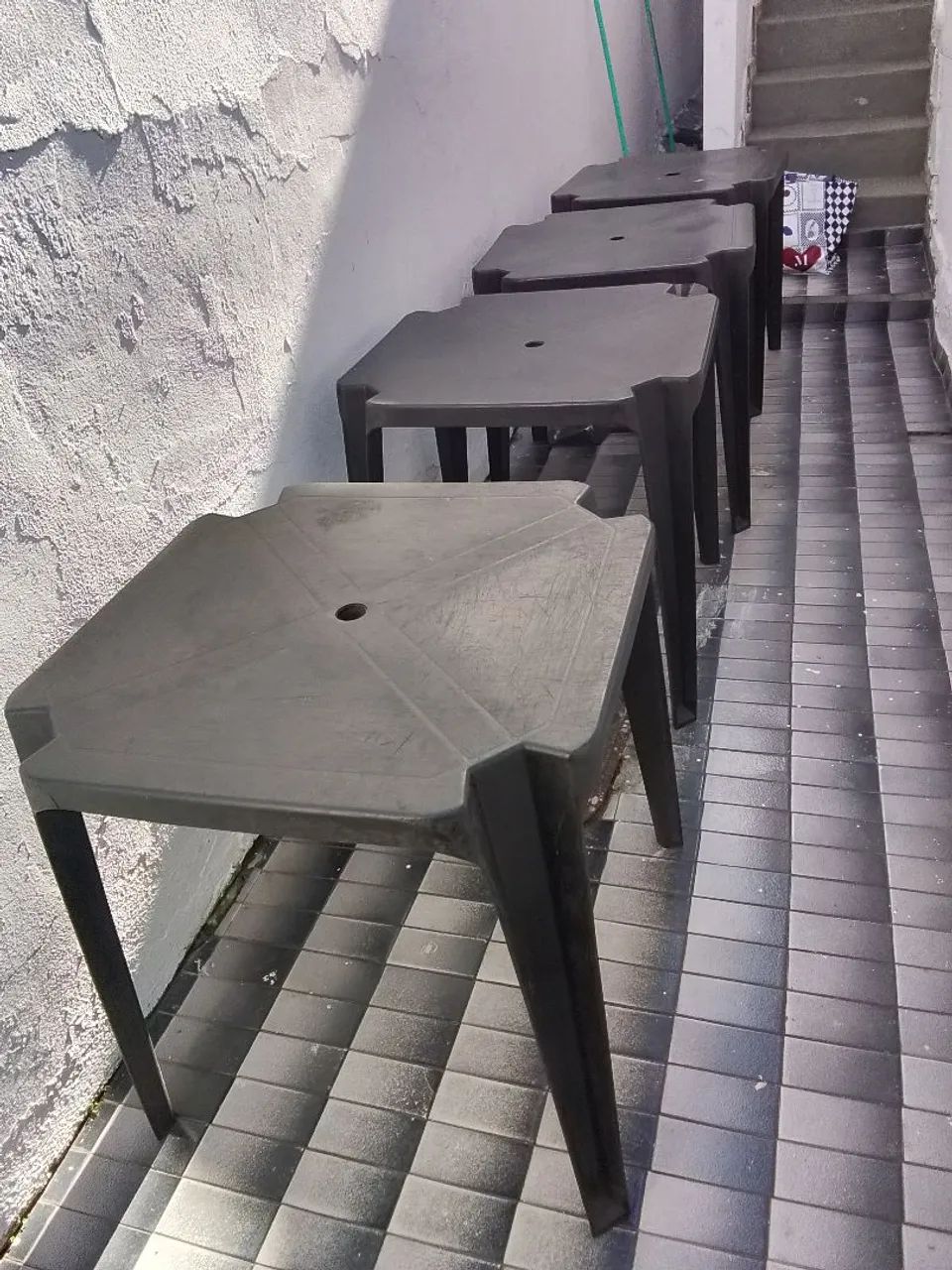 Mesa quadrada para bares e casa