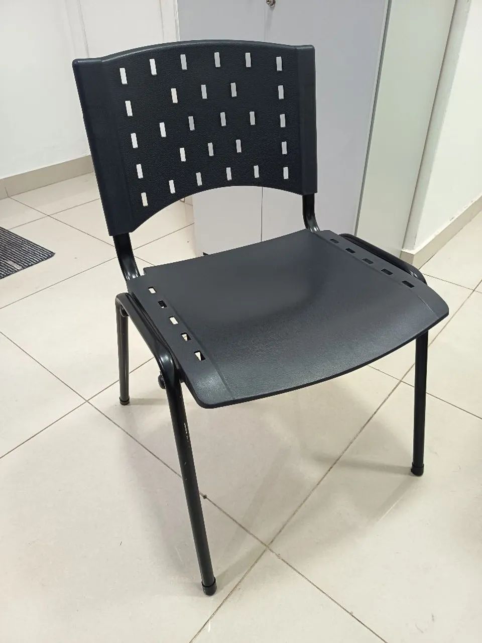 CADEIRA ISO PRETA (R$ 70,00 CADA UMA)
