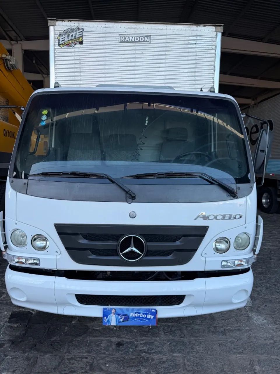 1016 único dono Truk km baixo  - Foto 3
