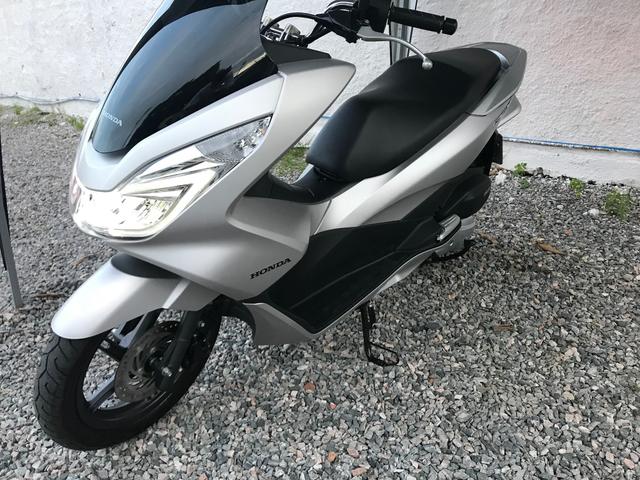 olx pcx honda PCX. Olinda 2018/2018. 2018 Casa Caiada,   Motos  Prata.,