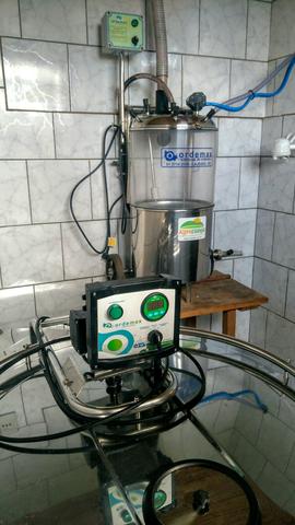 Ordenhadeira com Transferidor e Resfriador de Inox 300 litros