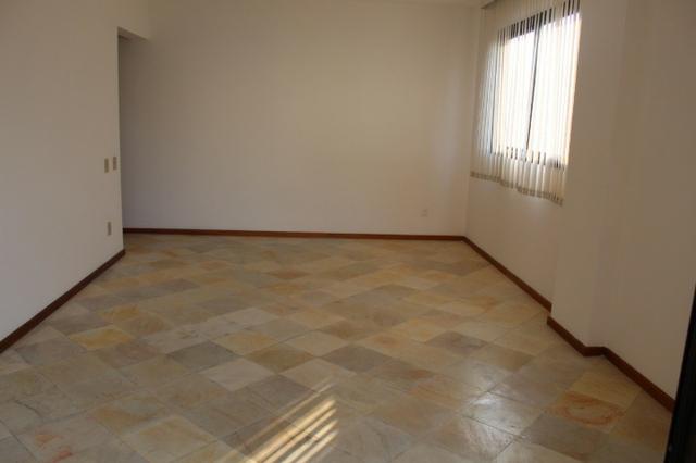 18317 - Apartamento com 3 dormitórios, sendo 1 suíte - 95 m²Centro - Foto 3
