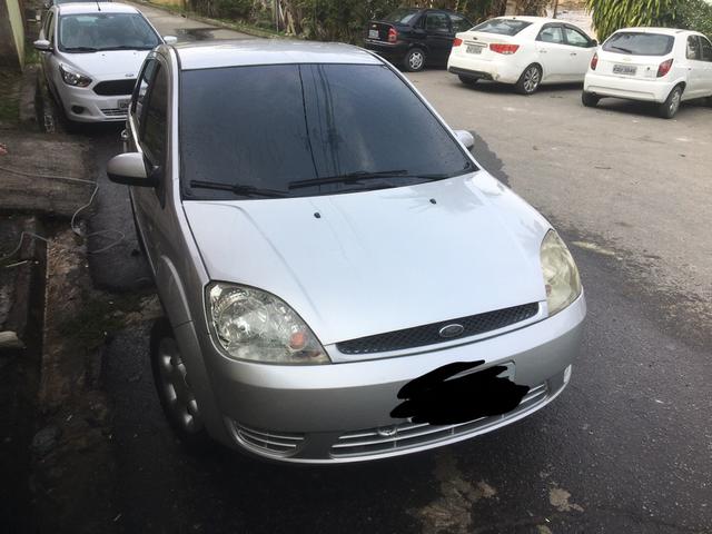 Vende-se Fiesta ano 2005